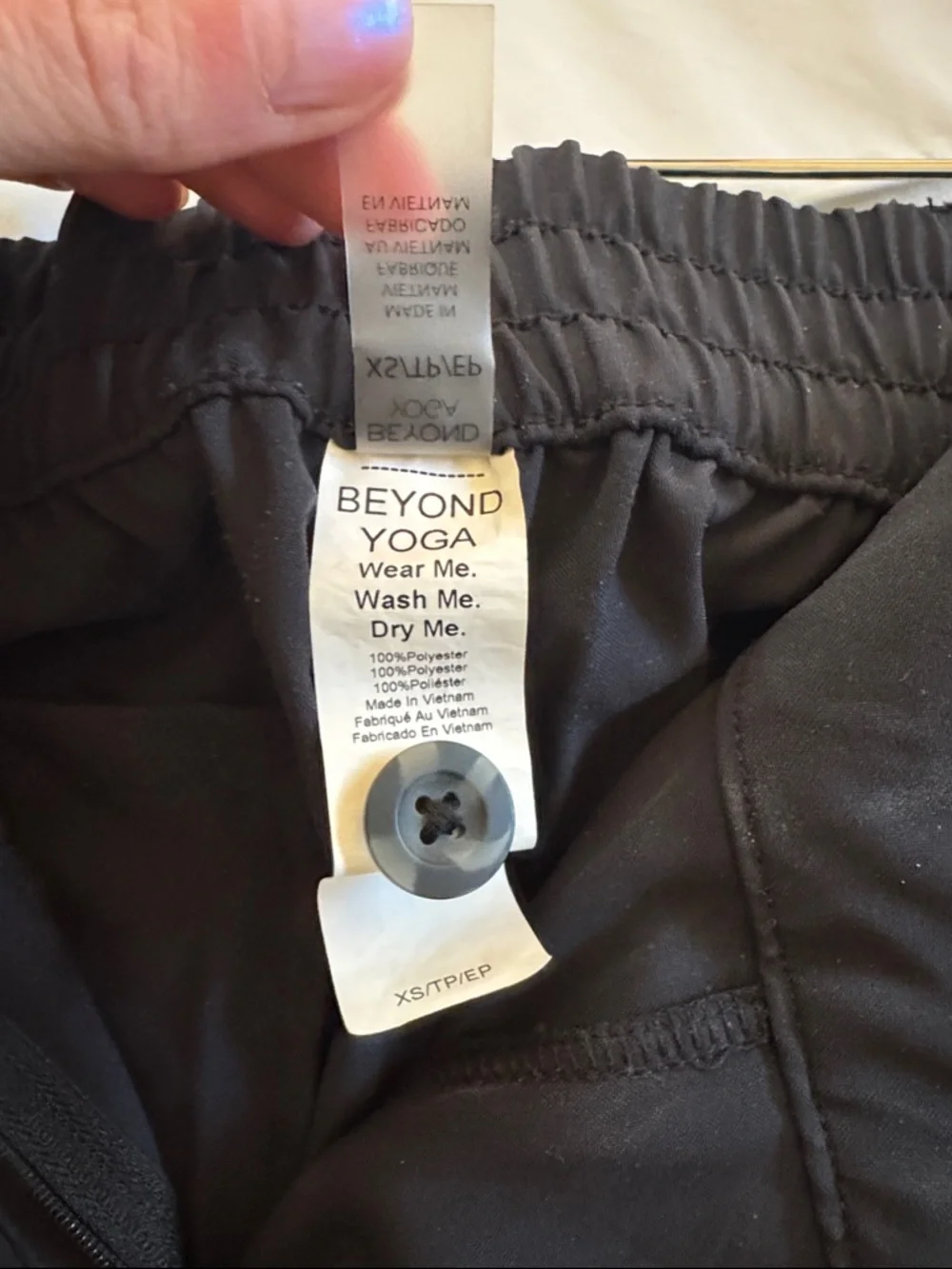 Beyond Yoga Black Wide-Leg Pull-On Trousers - Picture 2 of 4